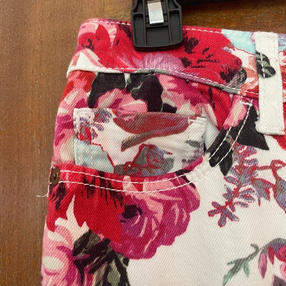 Anthropologie Pilcro Mid Rise Skinny Ankle Floral Rose Print White Jeans Size 25 - Picture 3 of 9